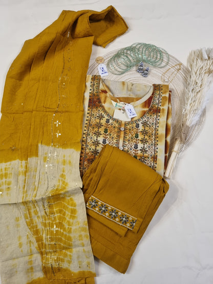 3 pcs set. Straight cut trousers, Kurti and duppatta.